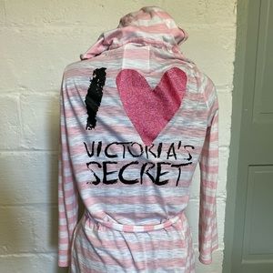 ⭐️3 for $35⭐️ Victoria’s Secret Robe! 💗